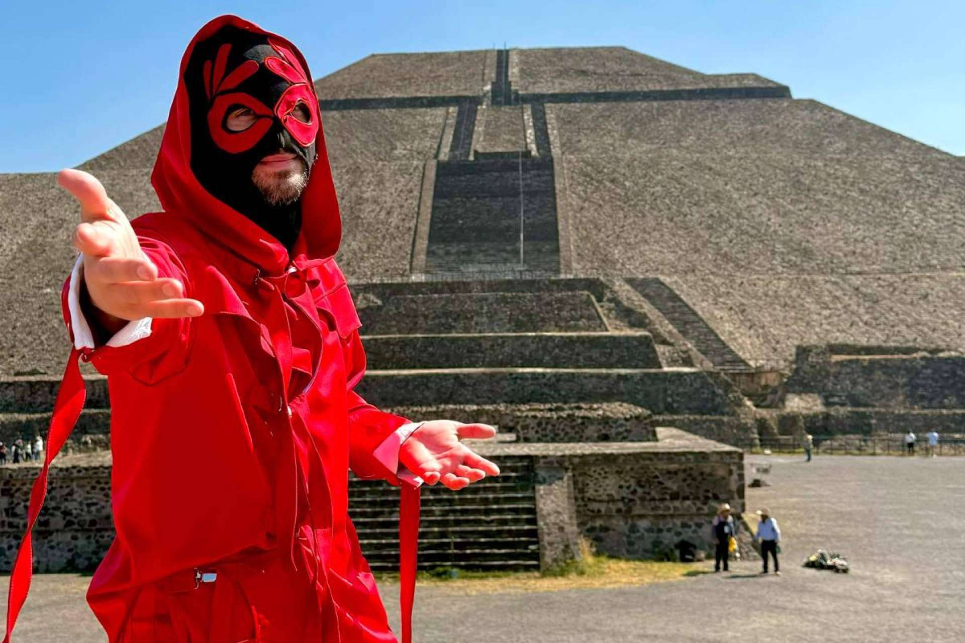 El Superhéroe POSITIVEMAN estrena 'VENI VIDI VICI' con nuevo mensaje positivo